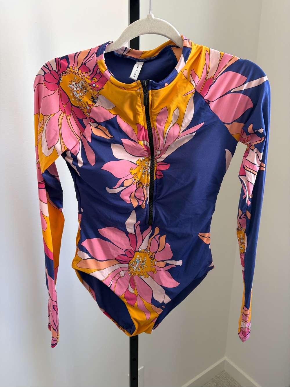 Trina Turk Zip Front Long Sleeve Rash Guard Swimsuit Floral L NWT - Picture 2 of 5